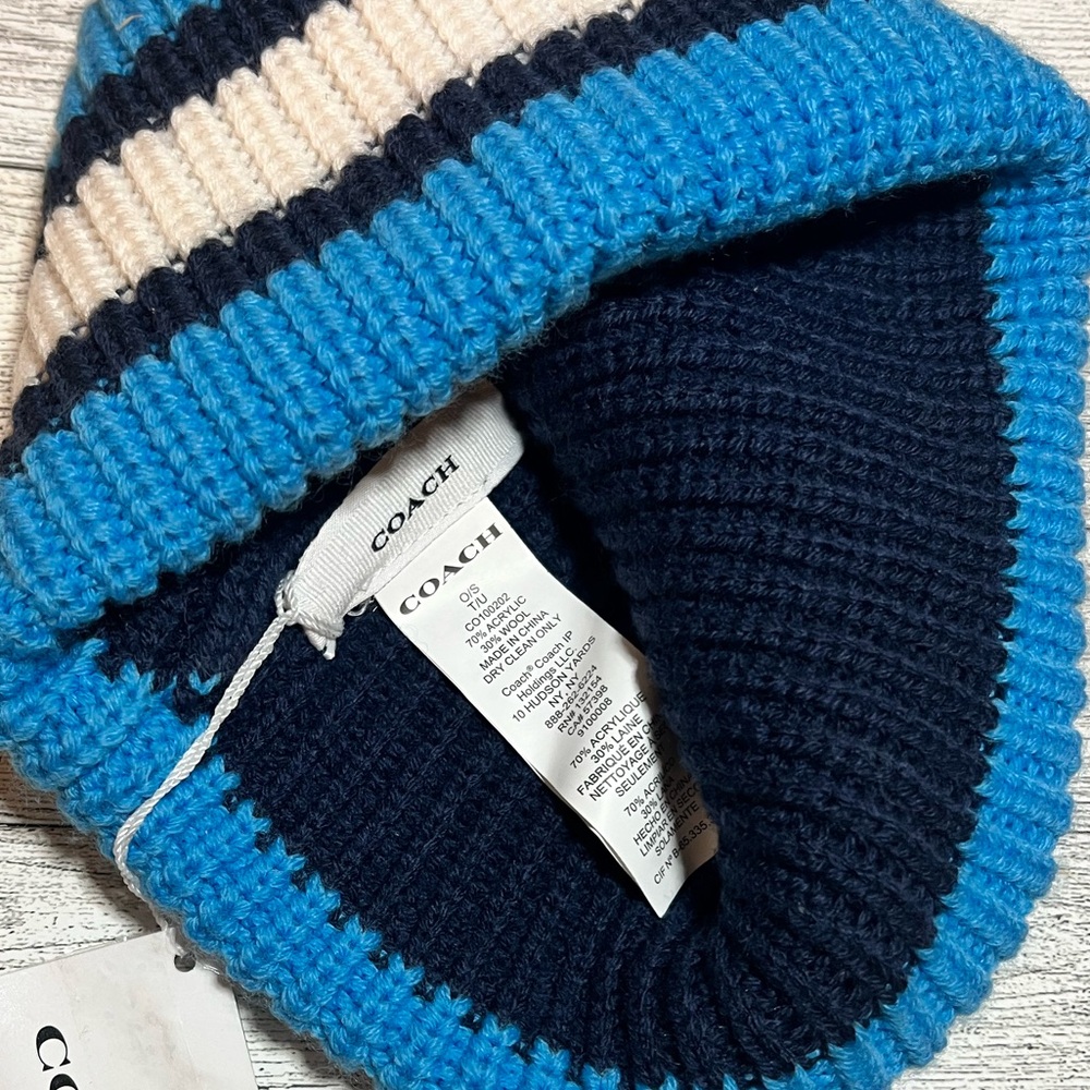 Coach Men’s Lt. Blue/ White/ Navy Blue Knit Beanie with Rubber Patch NWT - Picture 4 of 11